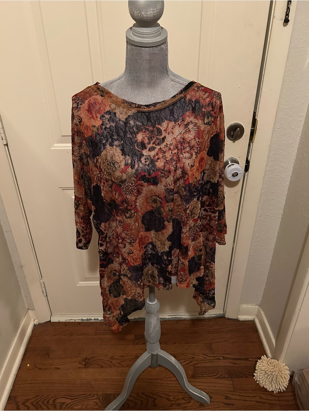 Karen Kane Rust and Black Floral Tunic Top